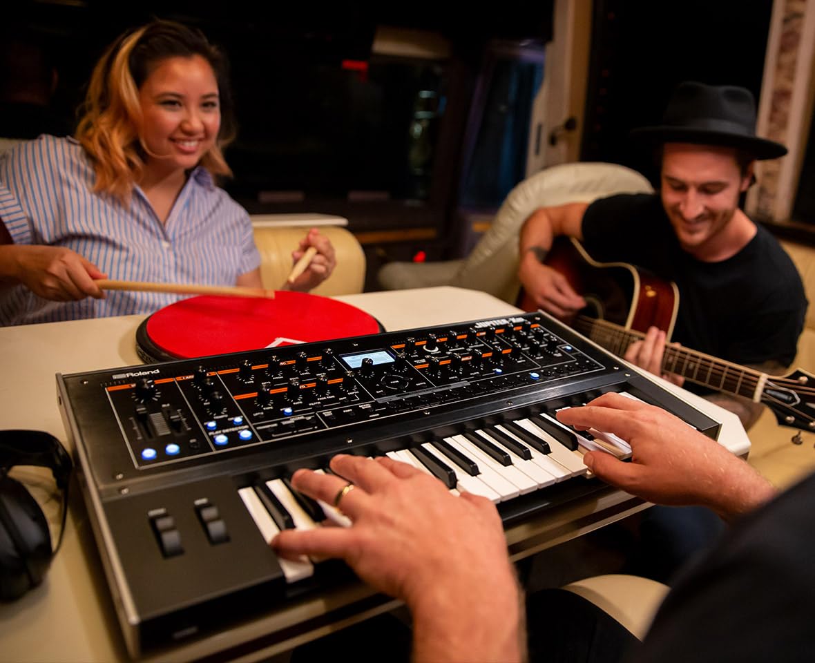 Roland Jupiter Xm Synthesizer w/ MIDI Cables