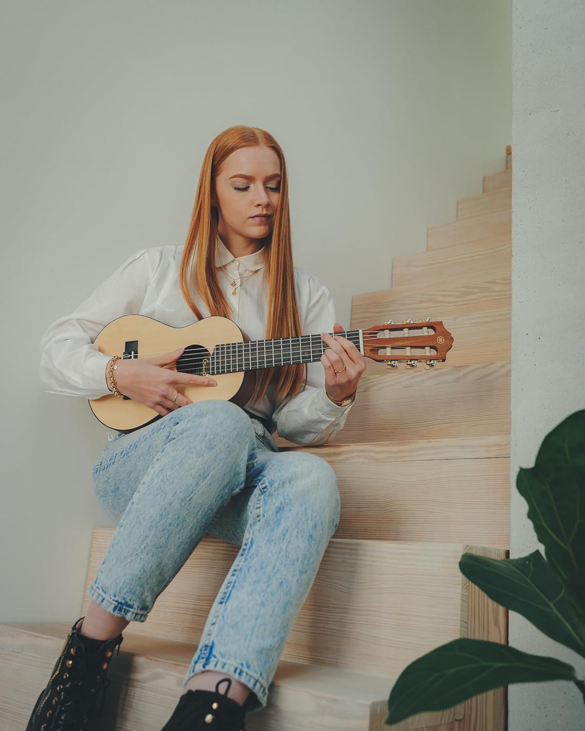 Yamaha GL1 Guitalele Guitar Ukulele - Natural