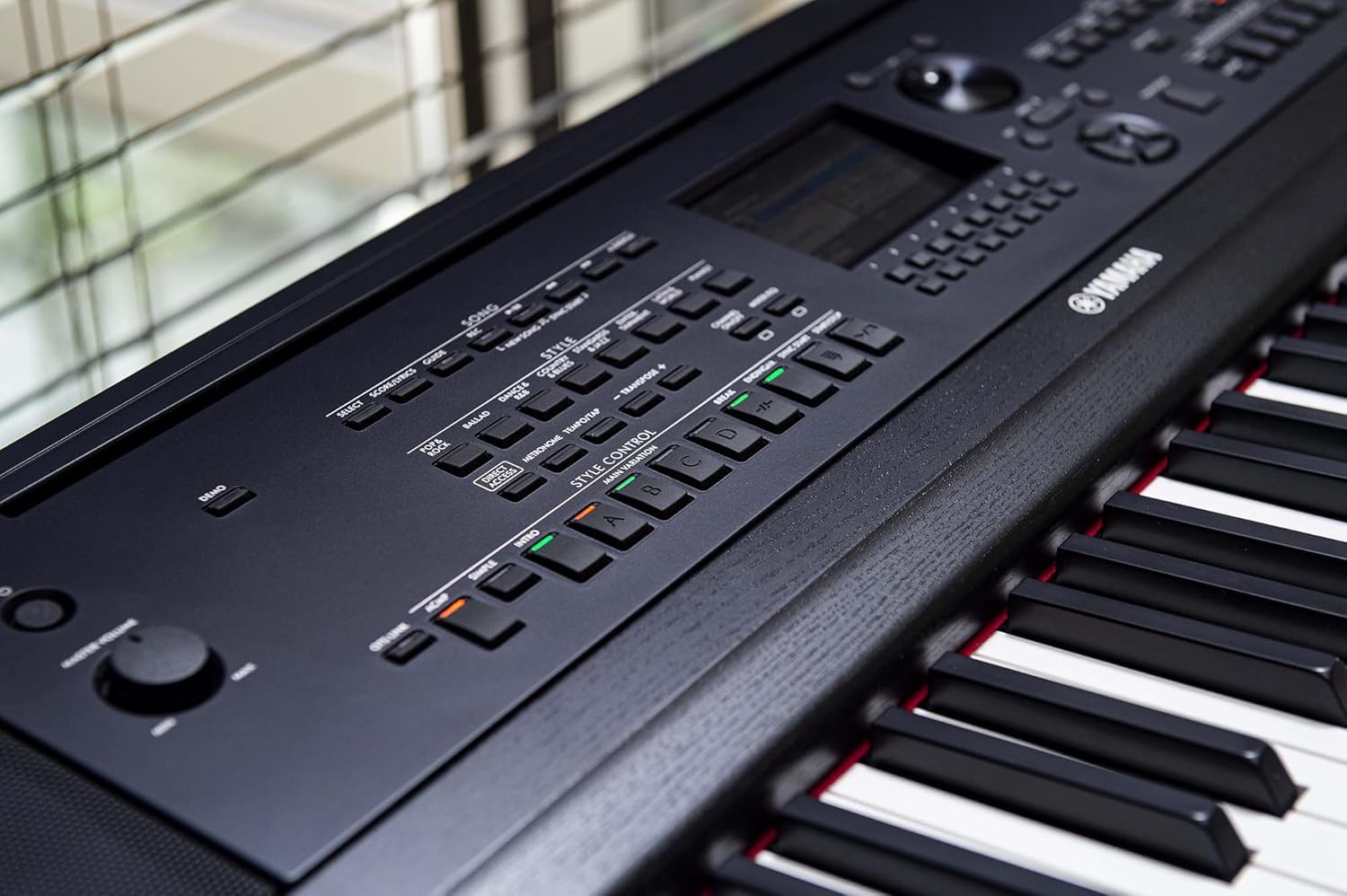 Yamaha DGX-670 88-Key Digital Piano - Black