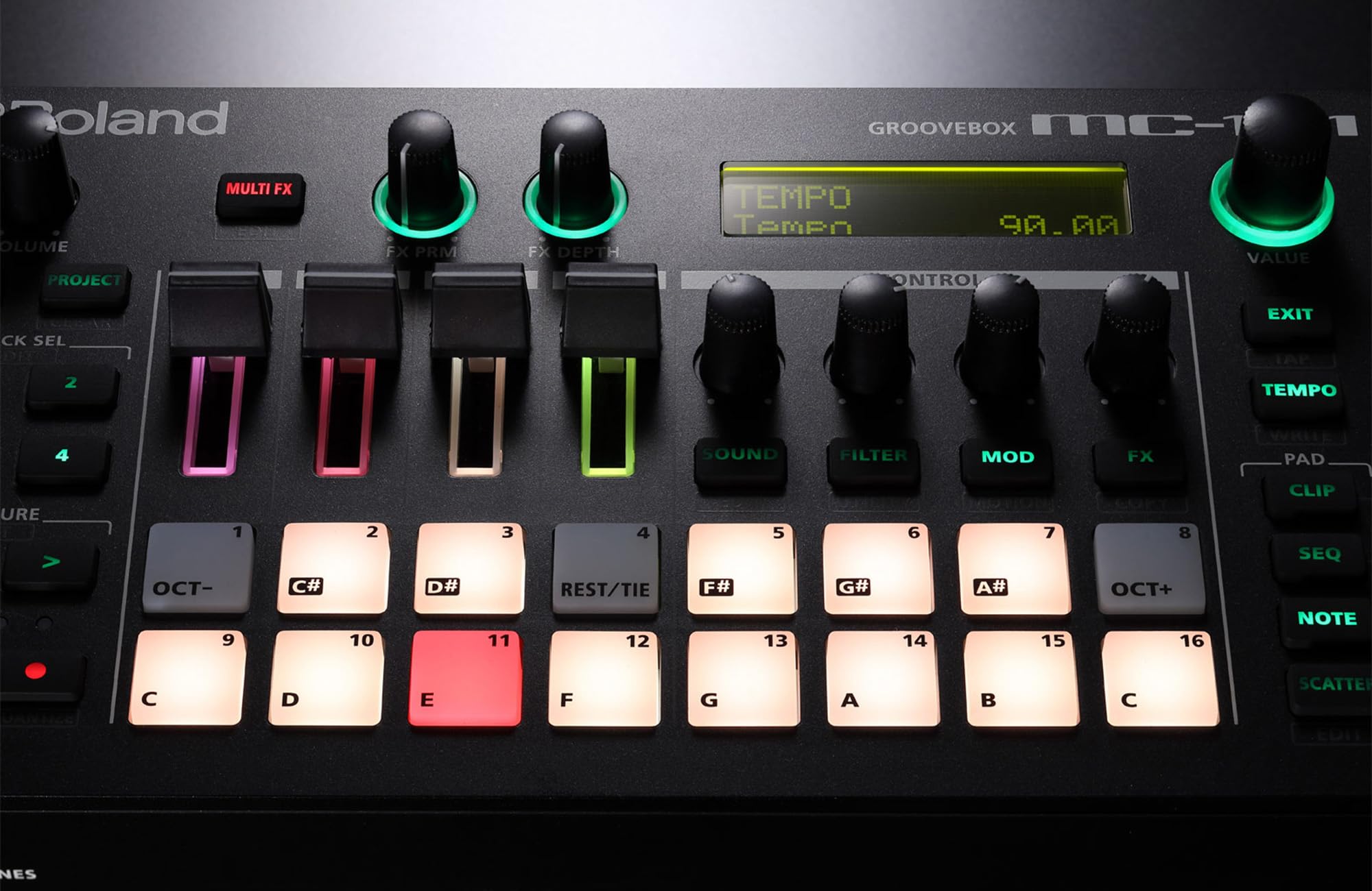 Roland MC-101 Groovebox w/ Cables