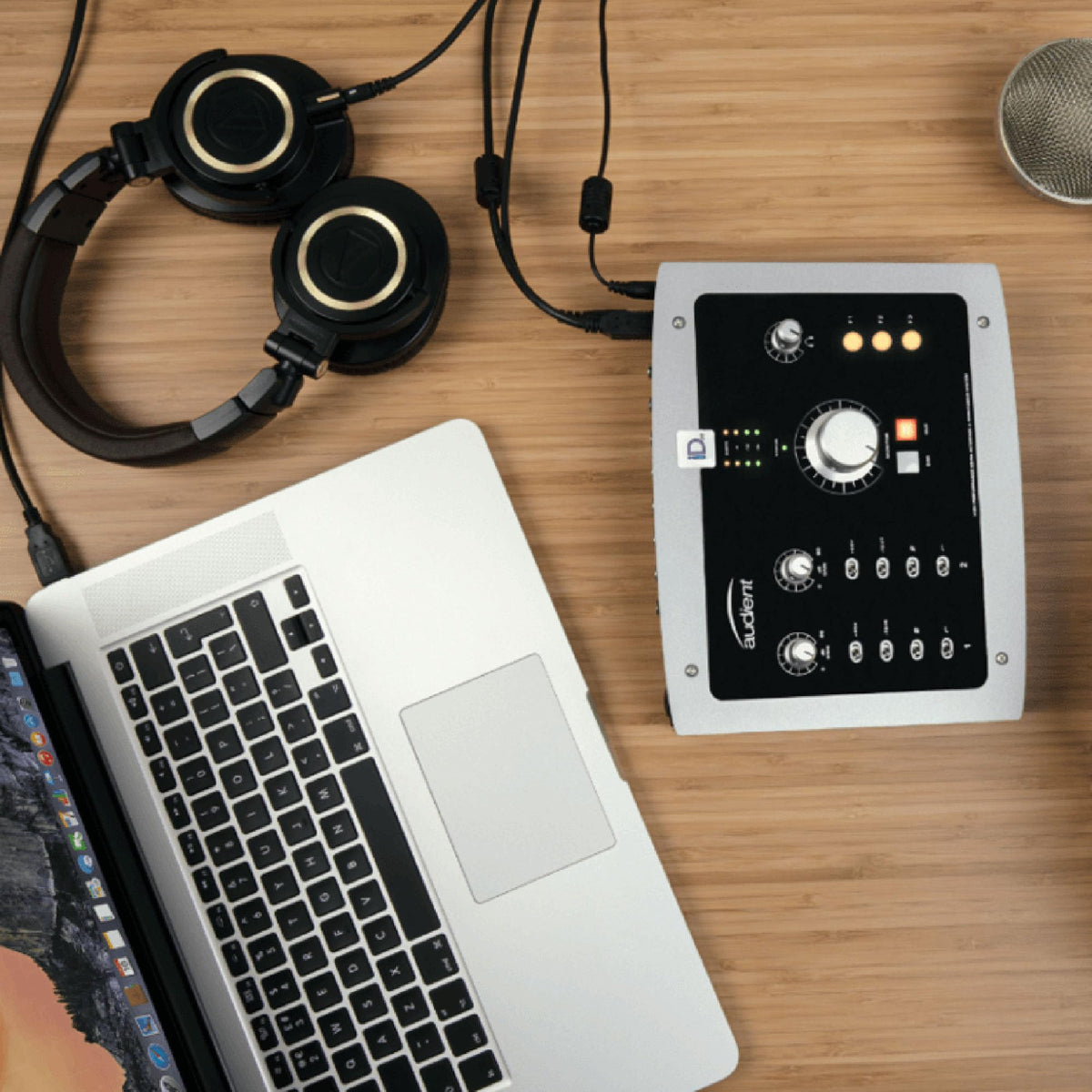 Audient iD22 10-In 14-Out Audio Interface w/ 4 Cables