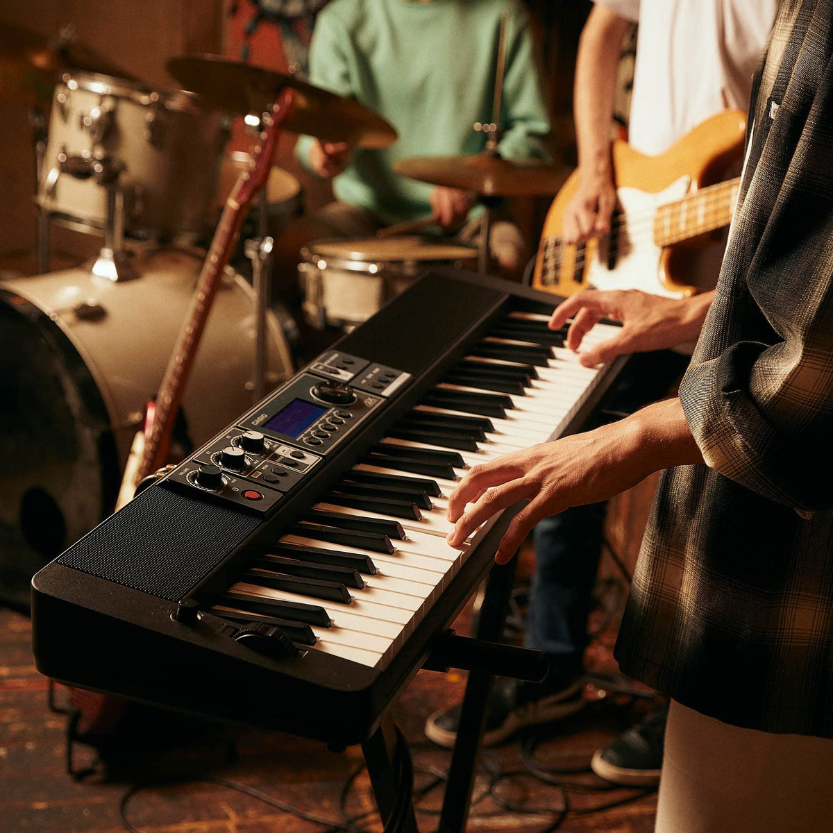 Casio CT-S500 Casiotone 61-Key Portable Keyboard w/ Adjustable Bench