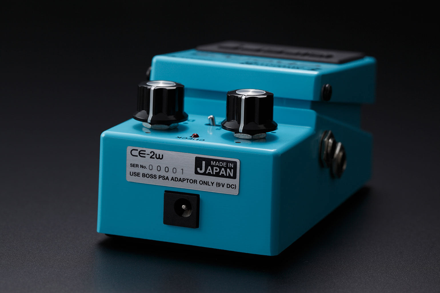 Boss CE-2W Waza Craft Chorus w/ Instrument Cables