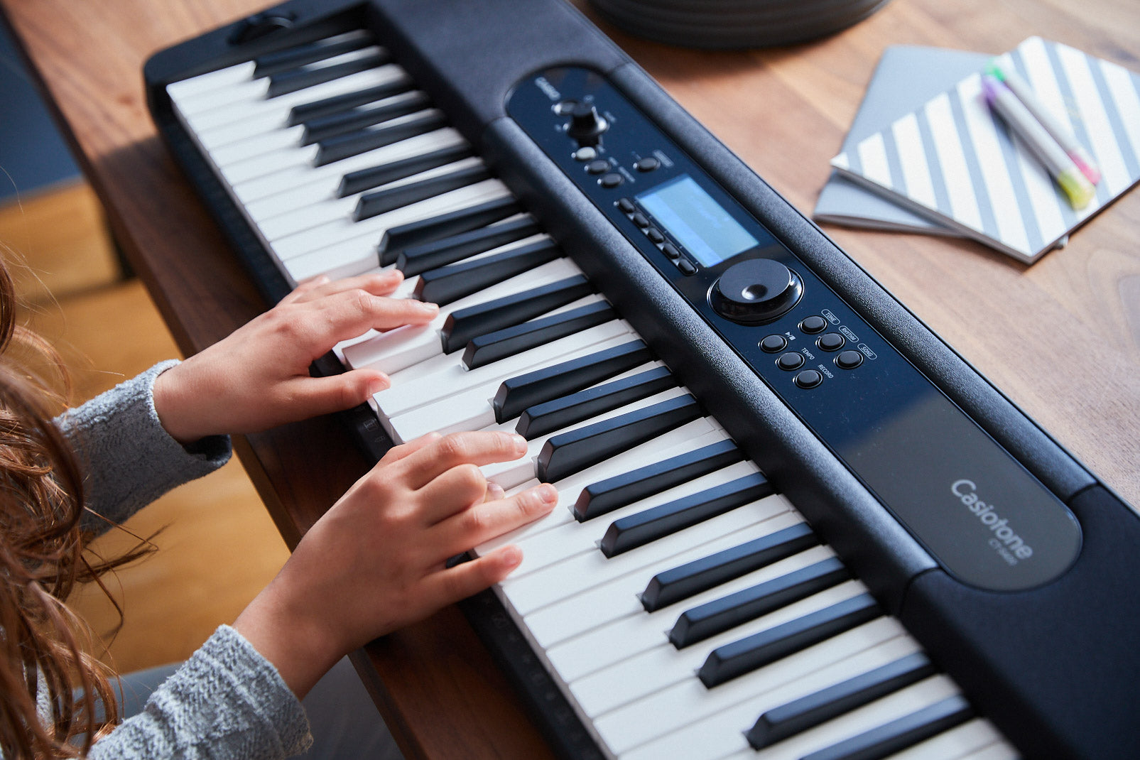 Casio CT-S400 Casiotone 61-Key Keyboard w/ Adjustable Stand
