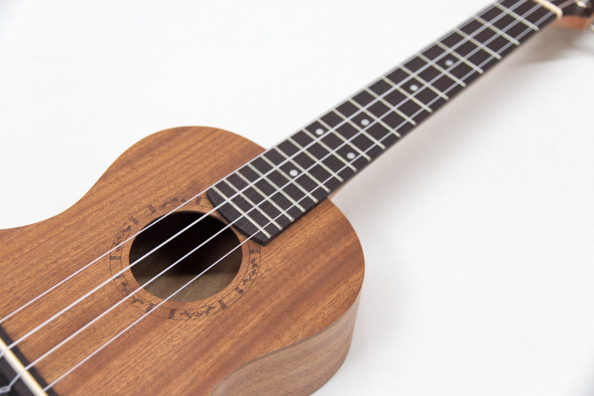 Crafter UC-200MH Sapele Top Mahogany Concert Ukulele w/ Gig Bag
