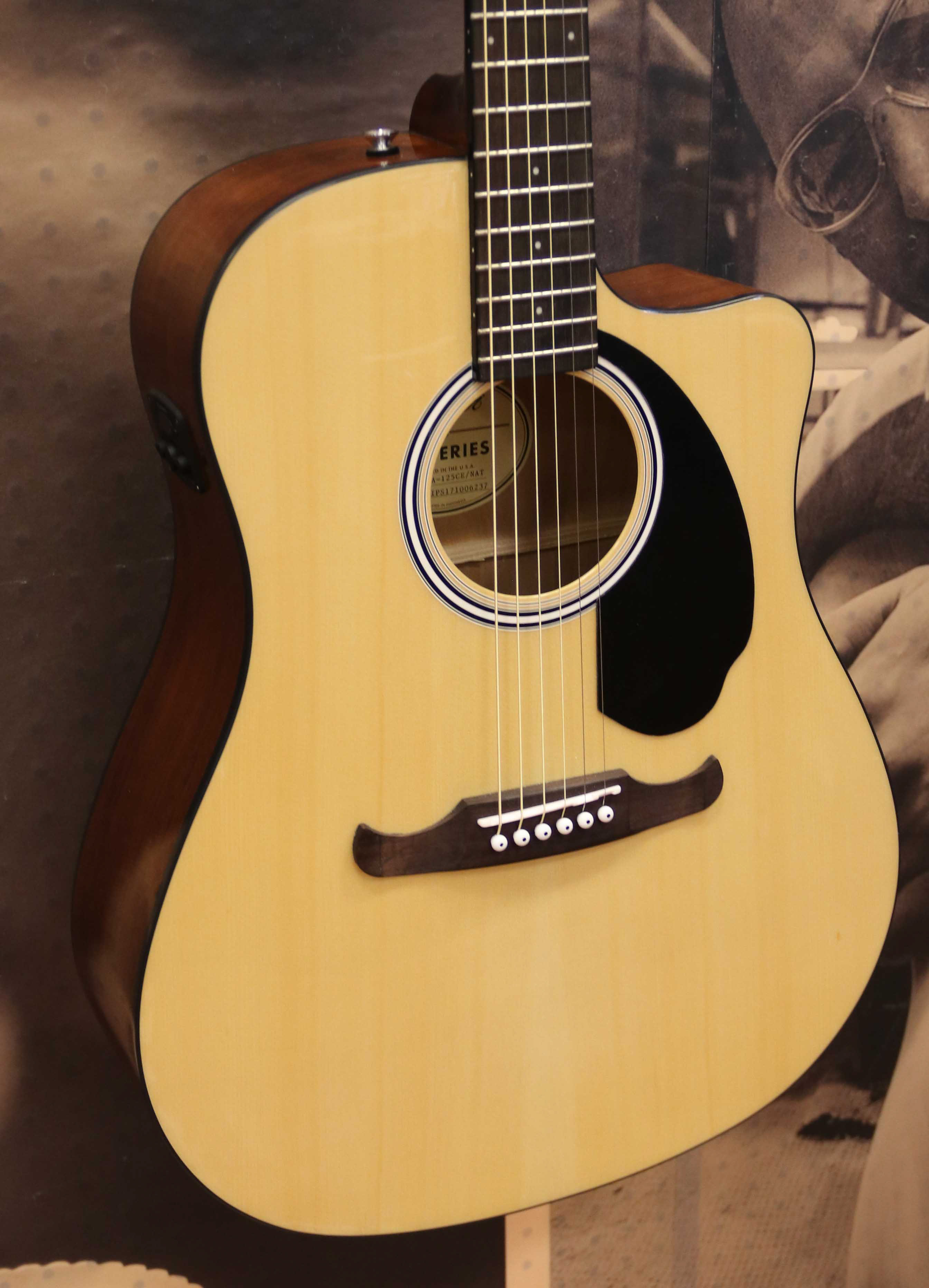 Fender FA125CE Dreadnought Cutaway AcousticElectric Guitar Natural