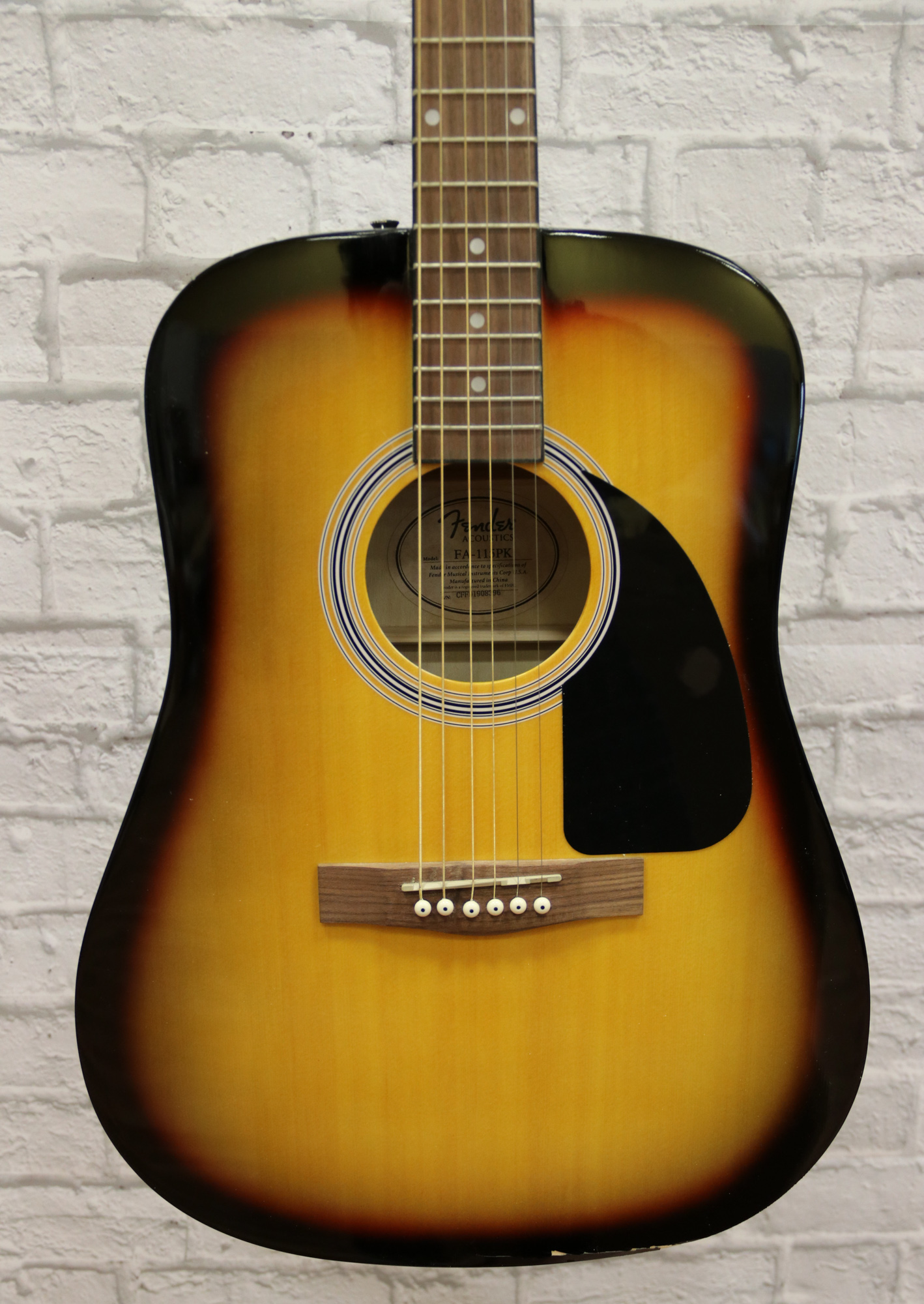 Fender FA115 Dreadnought Acoustic Guitar Sunburst (lower bout