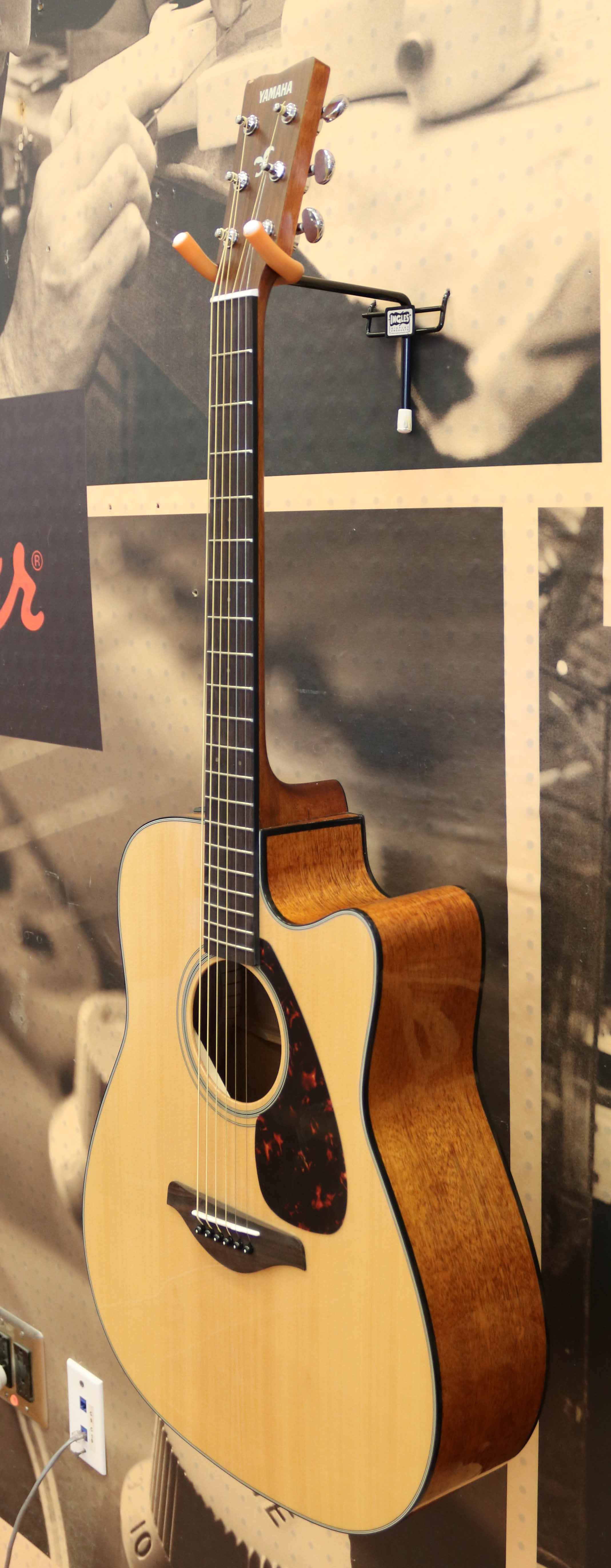 Yamaha FGX800C Solid Top Folk AcousticElectric Guitar Natural