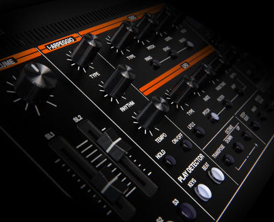 Roland Jupiter Xm Synthesizer w/ MIDI Cables