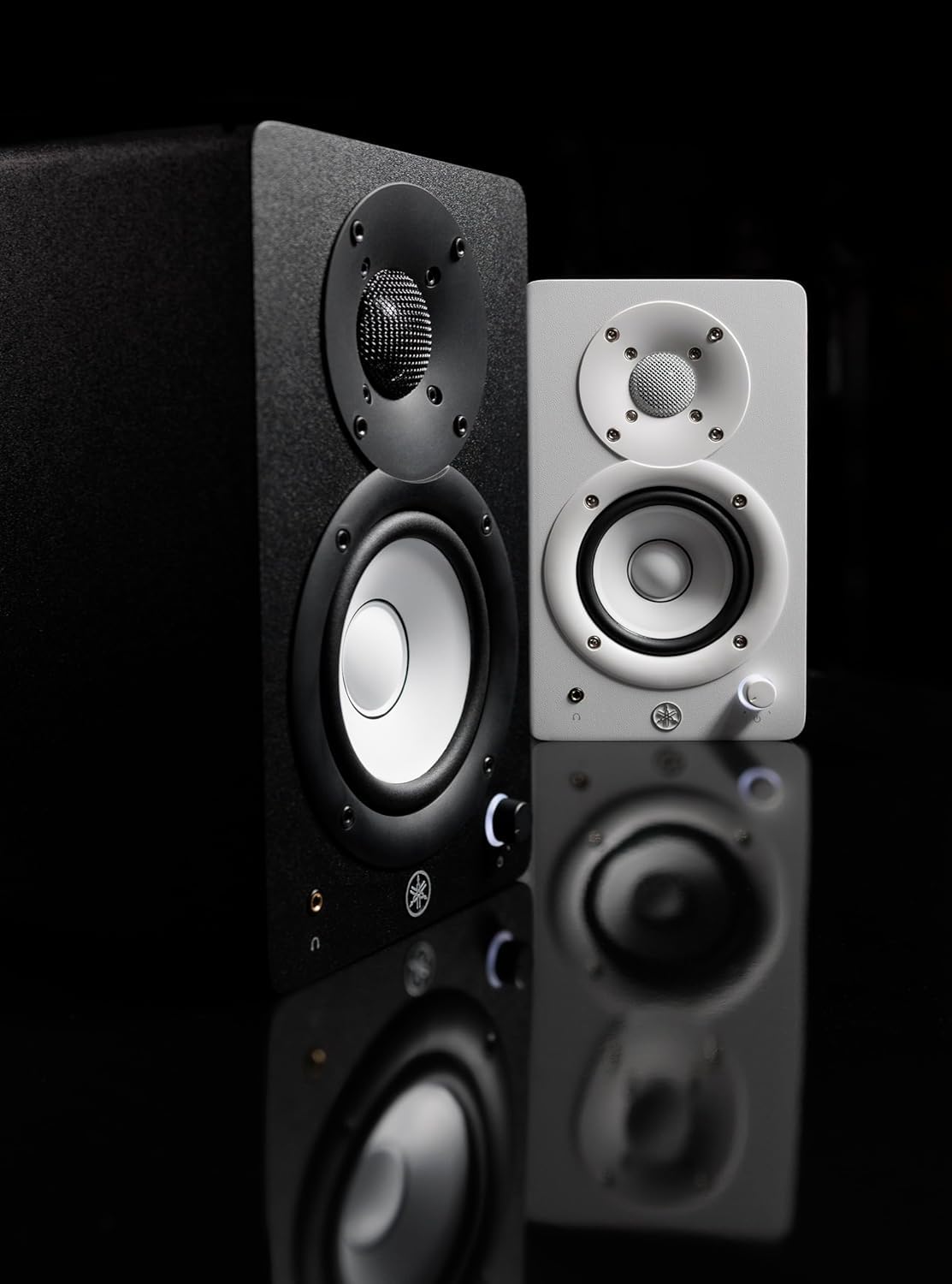 Yamaha HS4 4.5-Inch Powered Studio Monitor Pair - White