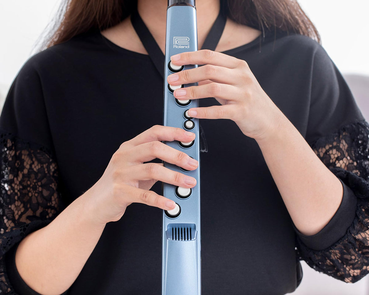 Roland AE-01 Aerophone Mini Digital Wind Instrument - Blue w/ Headphones