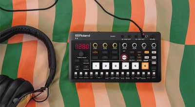 Roland AIRA Compact P-6 Creative Sampler w/ Audio Cable