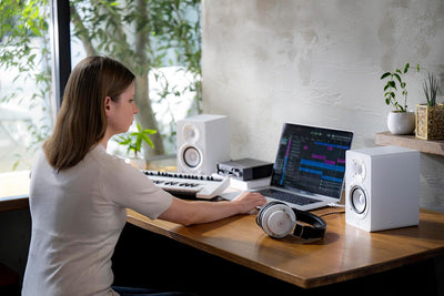 Yamaha HS3 3-Inch Powered Studio Monitor Speaker - White Pair