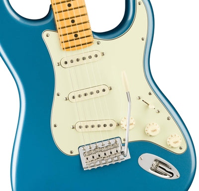 Fender American Professional Classic Stratocaster - Faded Lake Placid Blue w/ Cleaning Kit