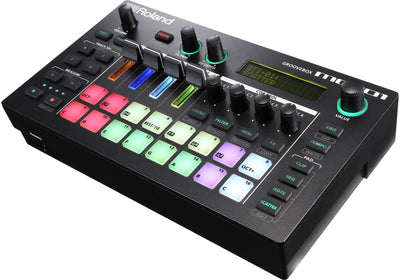 Roland MC-101 Groovebox w/ Cables