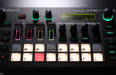 Roland MC-101 Groovebox w/ Cables