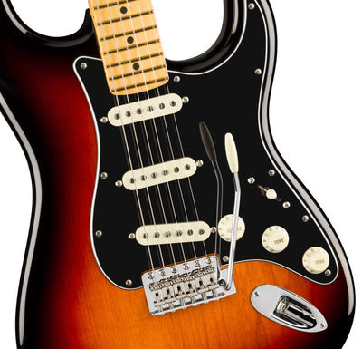 Fender American Professional Classic Stratocaster - 3-Color Sunburst w/ Cleaning Kit