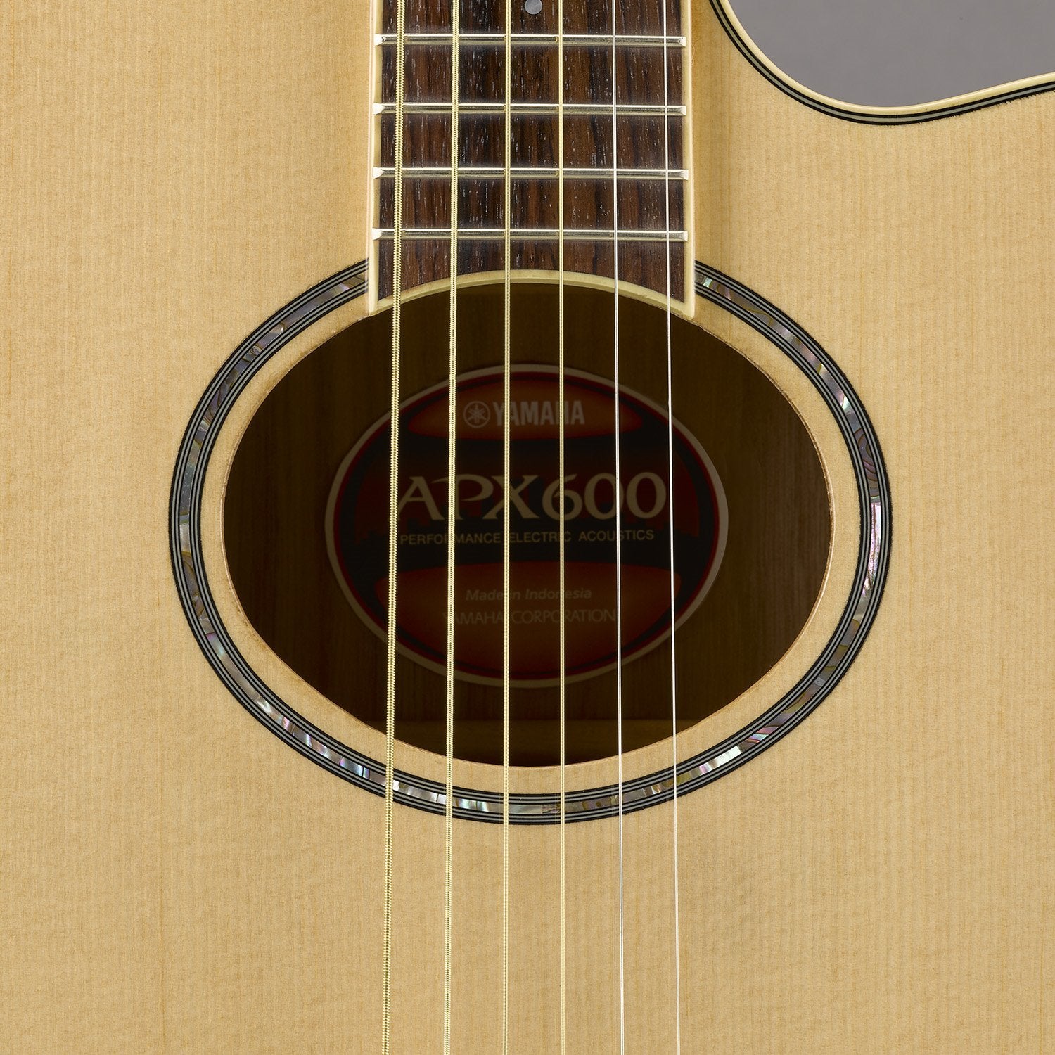 Yamaha APX600 Thin Body Acoustic-Electric Guitar - Natural w/ Gig Bag