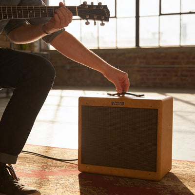 Fender Blues Junior Guitar Combo Amplifier - Lacquered Tweed w/ Fender Amperstand Guitar Cradle