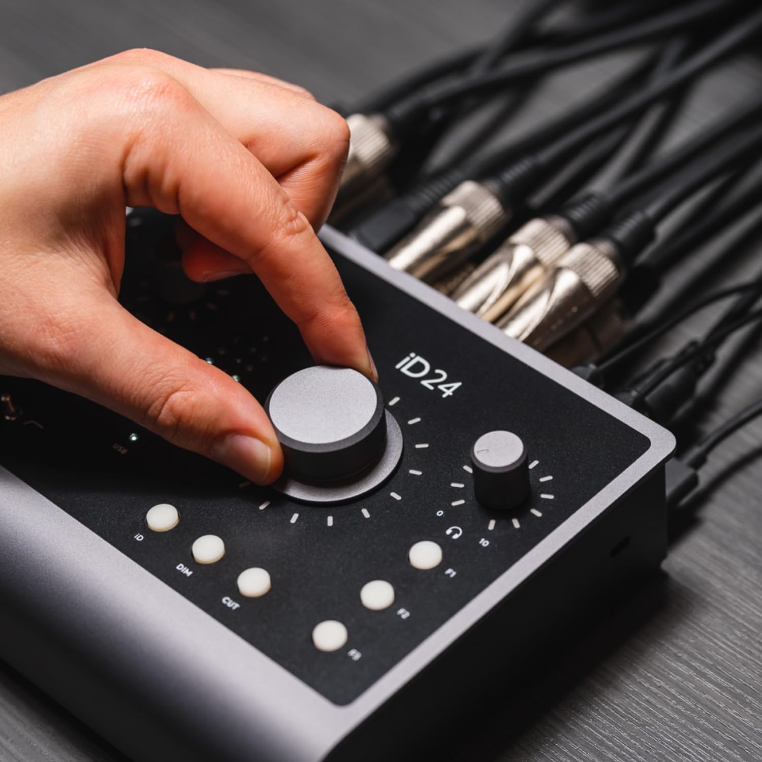 Audient iD24 10-In 14-Out Audio Interface