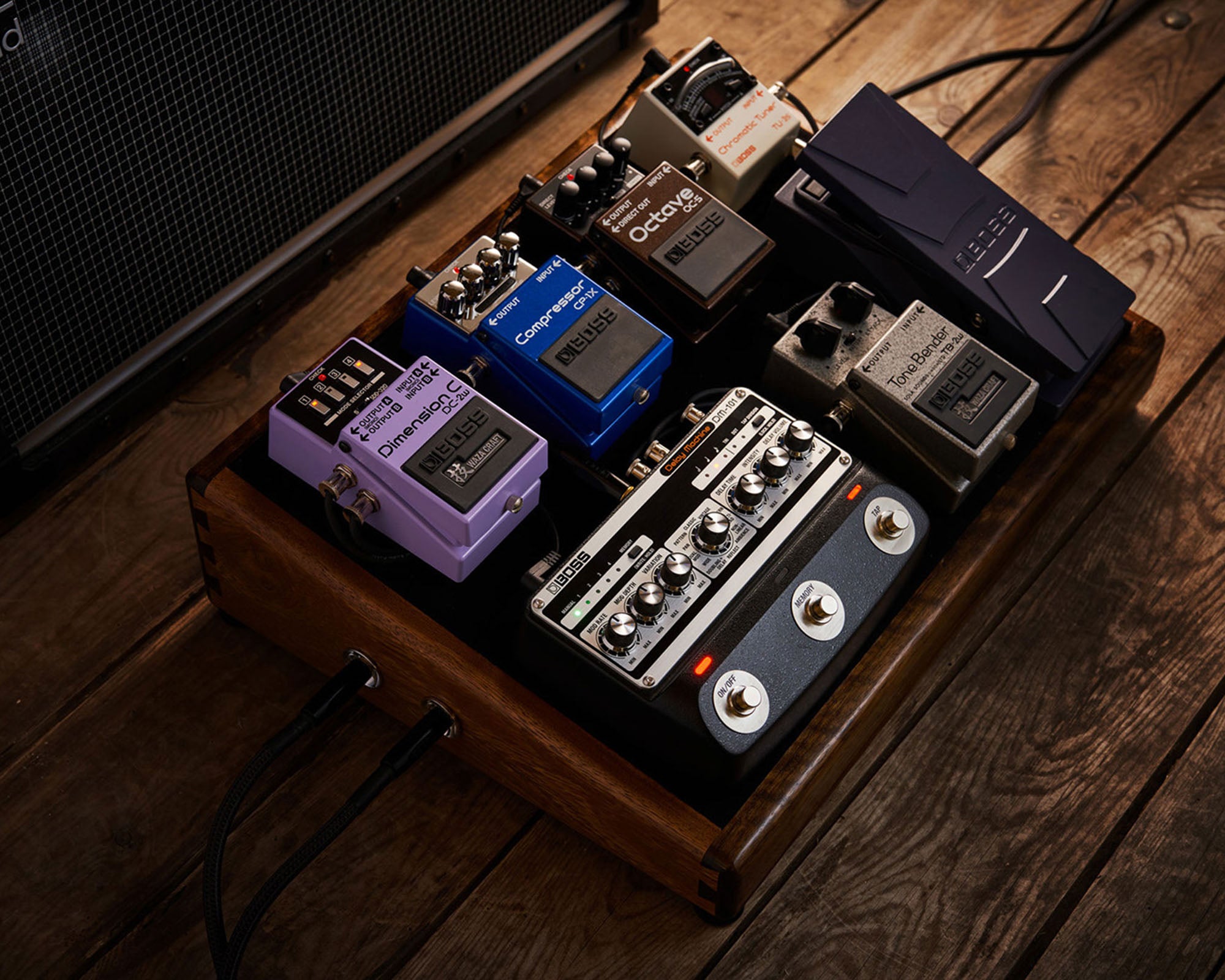 Boss DM-101 Delay Machine w/ Instrument Cable