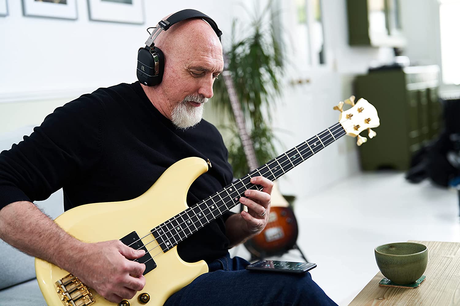Boss Waza-Air Bass Wireless Personal Guitar Amplification System