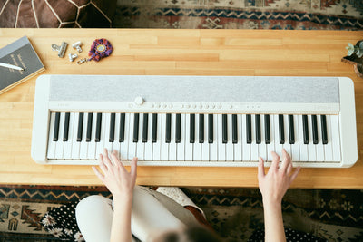 Casio CT-S1 Casiotone 61-Key Keyboard - White w/ Adjustable Stand