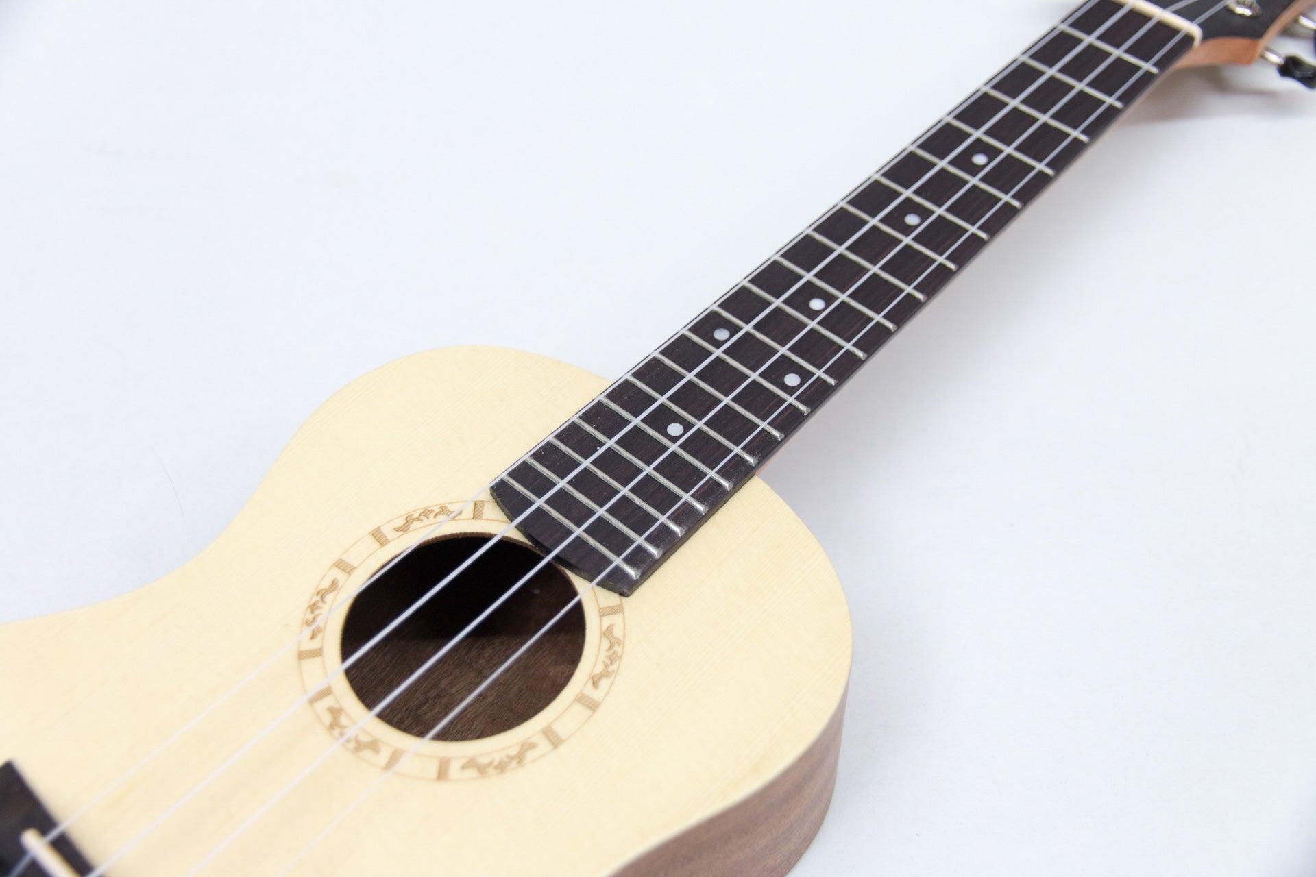 Crafter UC-200 Spruce Top Mahogany Concert Ukulele w/ Gig Bag