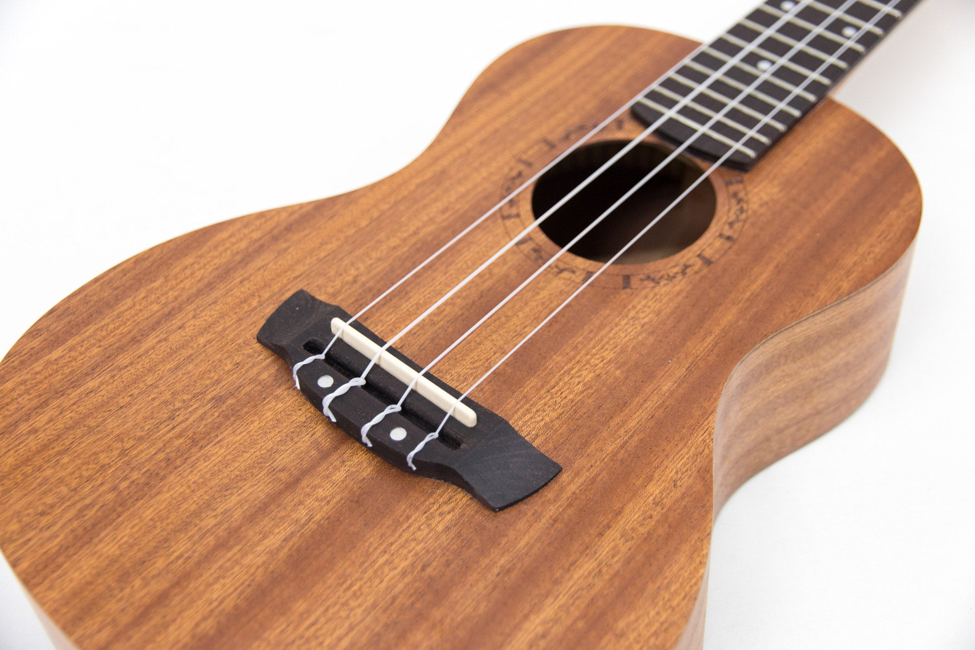 Crafter UC-200MH Sapele Top Mahogany Concert Ukulele w/ Gig Bag