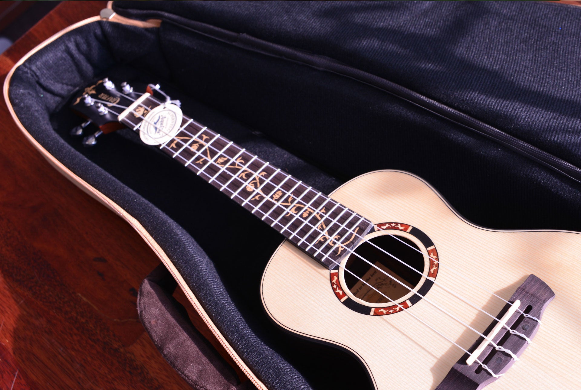 Crafter UC-27 Prestige Natural Tree Inlay Concert Ukulele w/ Gig Bag
