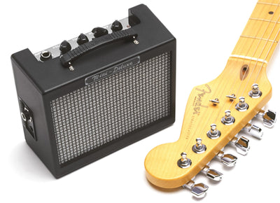 Fender MD20 Mini Deluxe Guitar Combo Amplifier w/ Instrument Cable