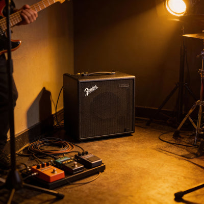 Fender Rumble LT25 Bass Combo Amplifier w/ Cable