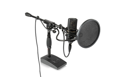 Gator Bass Drum and Amp Mic Stand MIC-0821 w/ XLR Cable