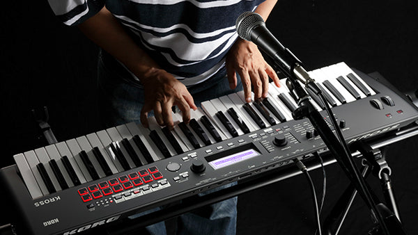 Korg Kross 2 88-Key Synthesizer Workstation - Matte Black w/ Adjustable Bench