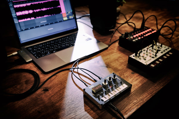 Korg Nu:tekt NTS-1 Programmable Synthesizer Kit w/ Cables