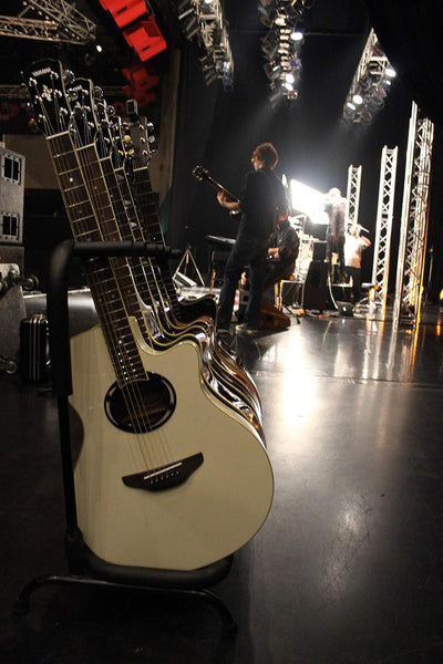 Yamaha APX600 Thin Body Acoustic-Electric Guitar - Vintage White