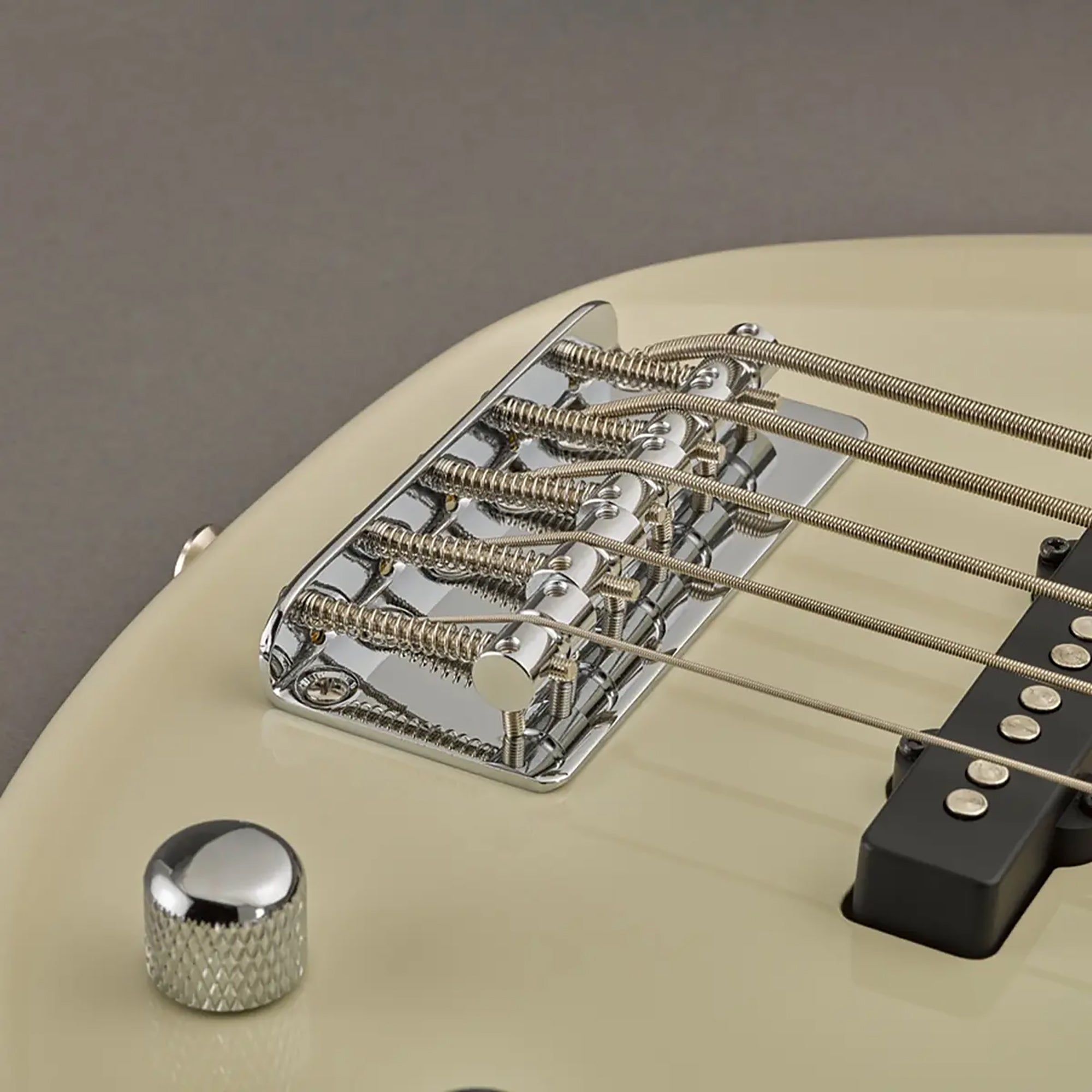 Yamaha BB235 5-String Bass Guitar - Vintage White