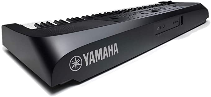 Yamaha DGX-670 88-Key Digital Piano - Black