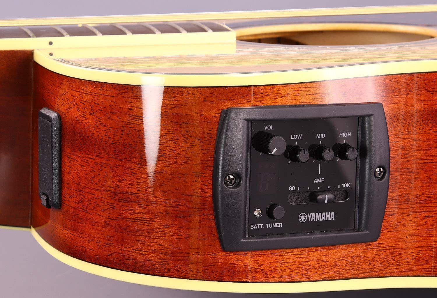 Yamaha FSX820C Solid Top Small Body Acoustic-Electric Guitar - Natural