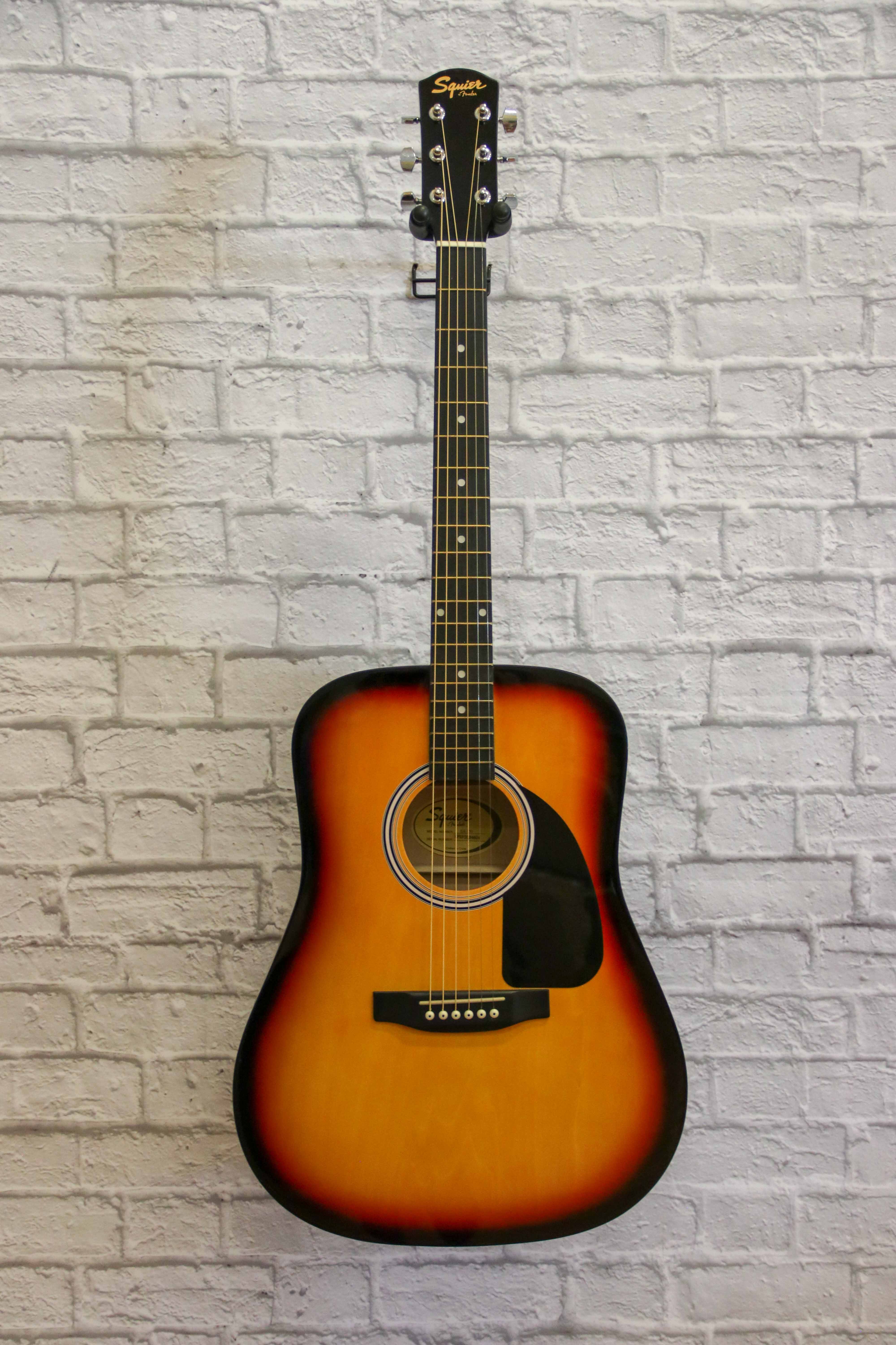 Fender Squier Dreadnought Acoustic Guitar - Sunburst (box rash o