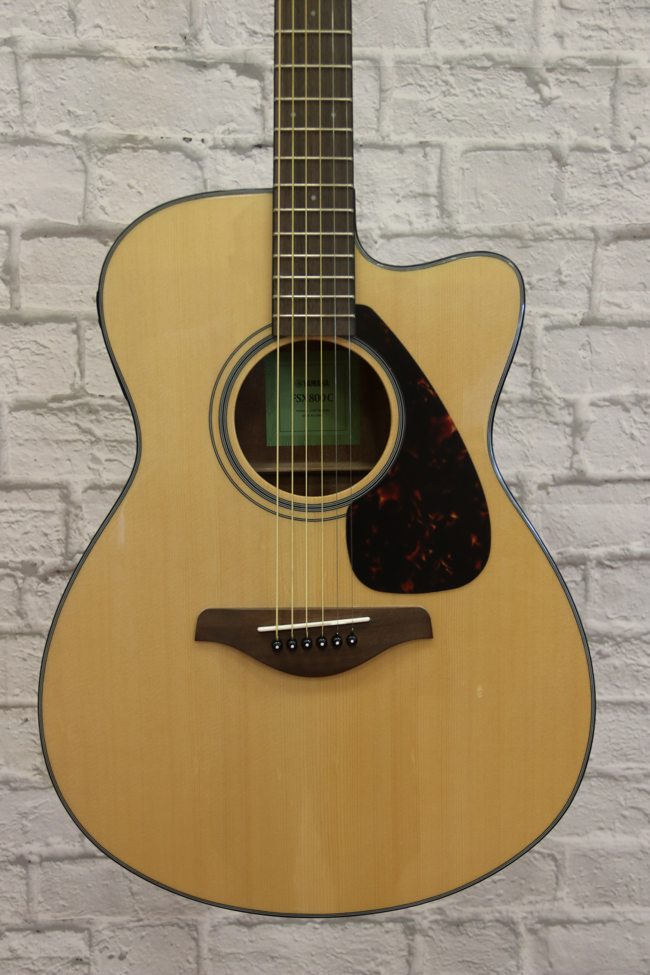 Yamaha FSX800C Solid Top Small Body AcousticElectric Guitar Natural